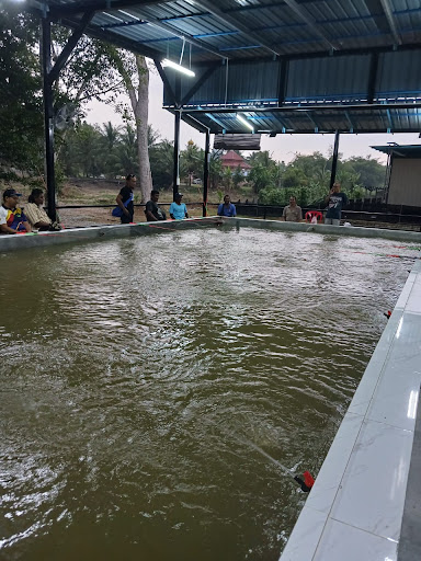 Kolam Pancing Parit Seberang