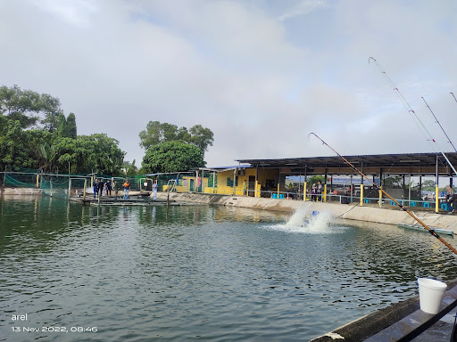 Aquariq Fishing Paradise - Kolam Pancing Air Masin