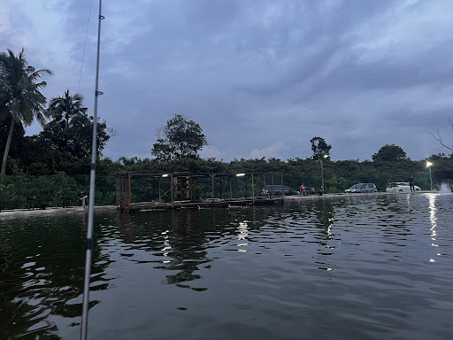 K&R Fishing pond