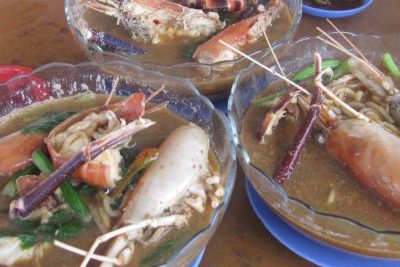 kolam udang di sarikei malaysia panduan lengkap untuk pelancong peminat makanan laut